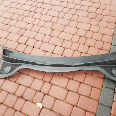 Podszybie angielskie Audi Q3 8U2819403 2017r