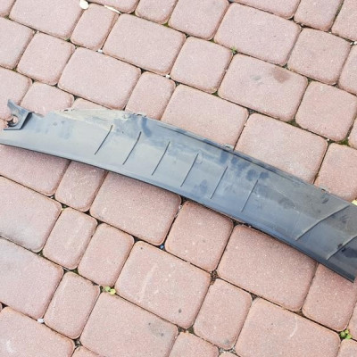 Podszybie dolne korytko Opel Astra K V 39019108