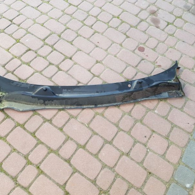 Podszybie obudowa plastik Opel Corsa D 13322013