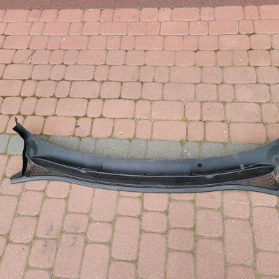 Podszybie zewnętrzne Opel Corsa E 13434158