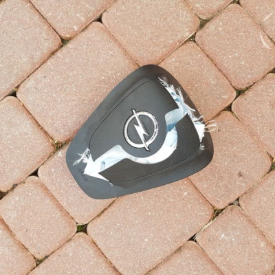 Poduszka kierowcy OPEL INSIGNIA wystrzelona