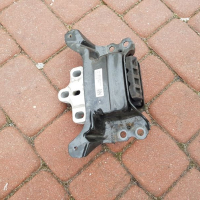 Poduszka silnika łapa Passat B8 2017r 5Q0199555AD