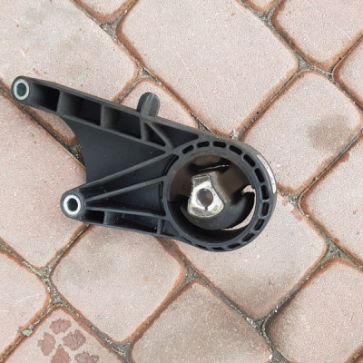 Poduszka łapa A16XER Opel Astra J IV 13248599
