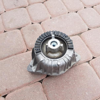 Poduszka łapa Mercedes E CLS W218 A2042405017