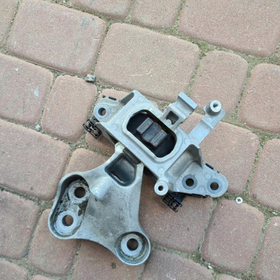 Poduszka łapa silnika 1.4T Opel Astra K V 39176565
