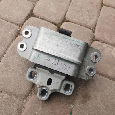 Poduszka łapa silnika 2.0 VW Jetta 5C6 1K0199555CH