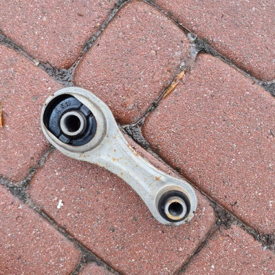 Poduszka łapa silnika Renault Clio IV 4 112381035R