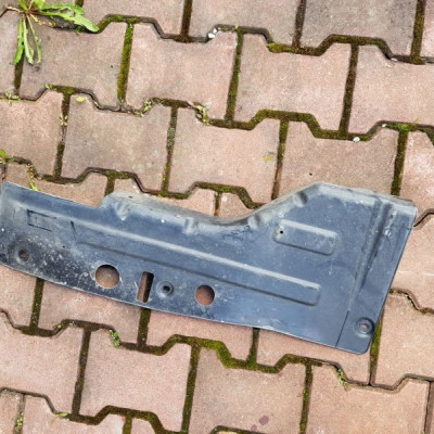 Podłoga obudowa osłona Opel Insignia 13239611