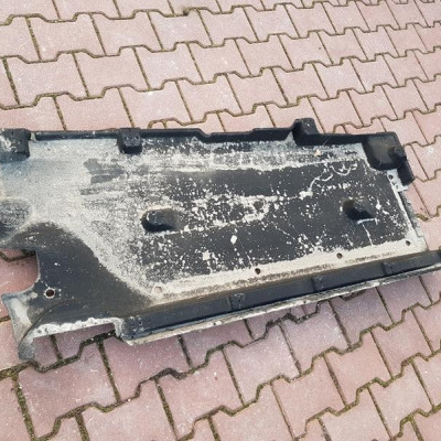 Podłoga osłona pod auto lewa Audi A3 2017r 8U0