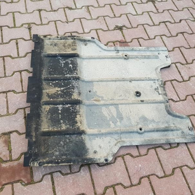 Podłoga osłona pod silnik Audi A3 2017r 8U0