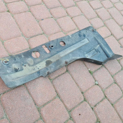 Podłoga osłona silnika Opel Zafira C 13239610