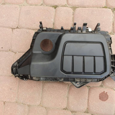 Pokrywa silnika 1.6DCI Vivaro B Trafic III
