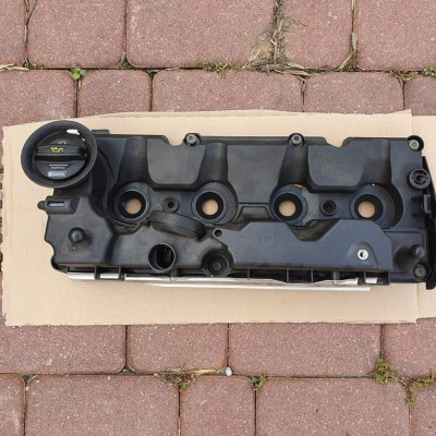 Pokrywa zaworów 2.0TDi Passat B8 03L103469S