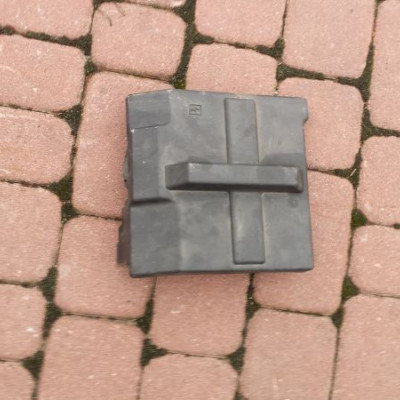 Pokrywka bezpieczników 14r VIVARO TRAFIC PRIMASTAR