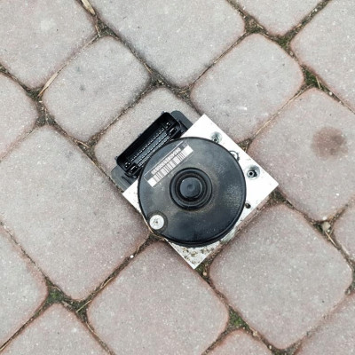 Pompa ABS hamulcowa Opel Astra J IV 13412550