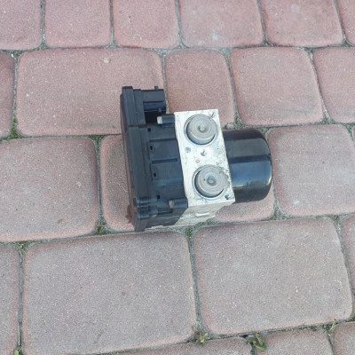 Pompa hamulcowa ABS AFD Opel Astra J IV 13379599