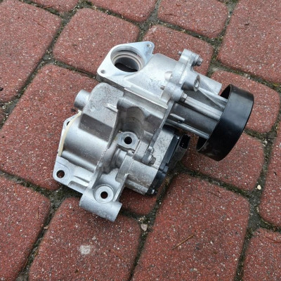 Pompa obiegowa wody 1.5D FL Opel Astra K 55516962