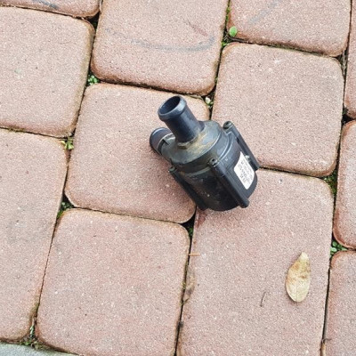 Pompa obiegowa wody Audi Q3 2017 5Q0121591AB