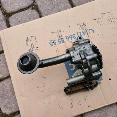 Pompa olejowa 1.9TDI Audi A3 A4 Golf 03G115105