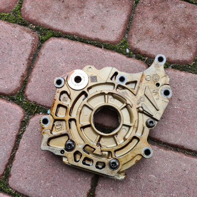 Pompa oleju 1.6T LWC Opel Zafira C 55489202