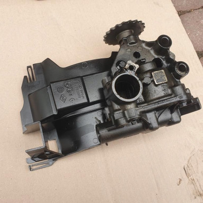 Pompa oleju 2.0DCI Vivaro Trafic 8200345757