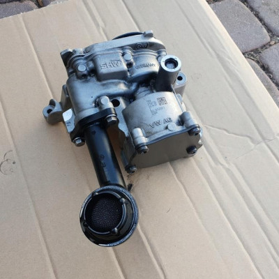 Pompa oleju Audi Q3 04L145208T