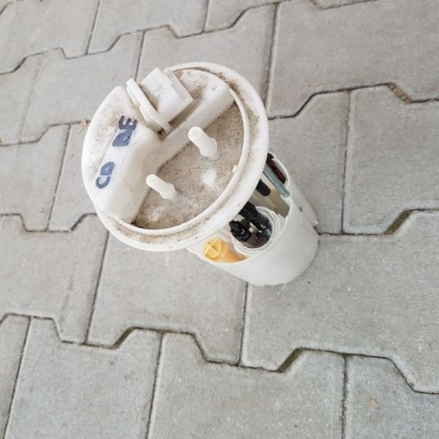 Pompa paliwa pompka benzyna Opel Corsa D 13226317