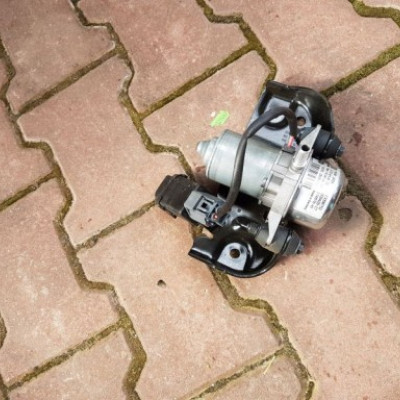 Pompa paliwa VACUM Opel Zafira C Astra J 13398752