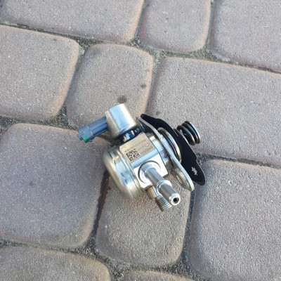 Pompa paliwowa 1.6T Opel Zafira C 55585049