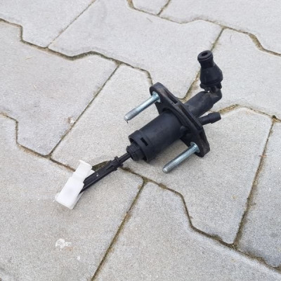 POMPA SPRZĘGŁA WYSPRZĘGLIK OPEL ASTRA 4 J 55561916