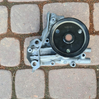 Pompa wody 2.0CDTI Opel Insignia B 55505570