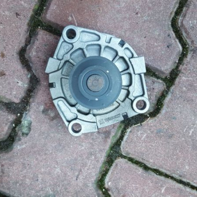 POMPA WODY OPEL VECTRA C 1.9 CDTI 55568637