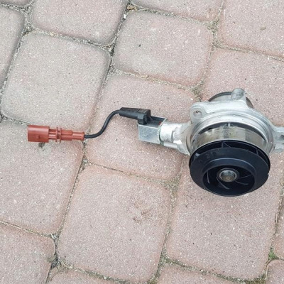 Pompa wody Passat B8 010057803KT