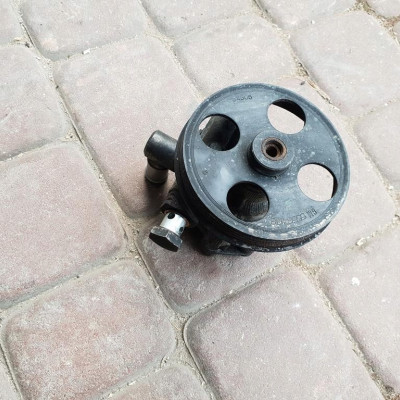 Pompa wspomagania 1.8 Opel Insignia 13273781