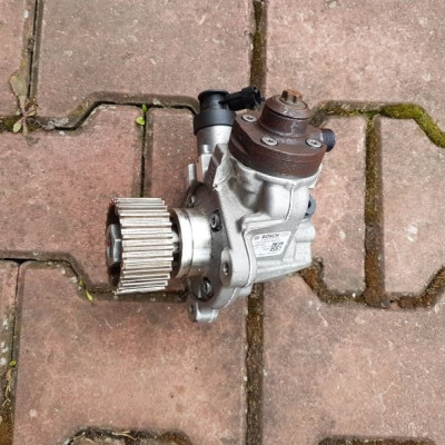 Pompa wtryskowa Opel Insignia 55485045 0445010703