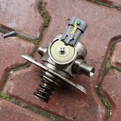 Pompa wtryskowa paliwa Opel Insignia 2.0T 12625764