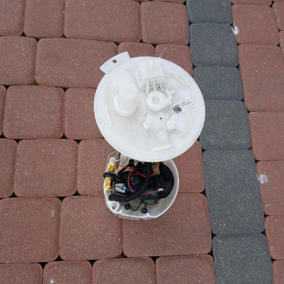 Pompka paliwowa Opel Zafira C Astra J 13594893