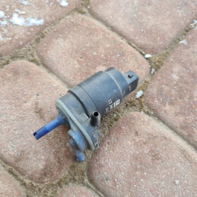 Pompka spryskiwaczy Opel Astra H 13248320