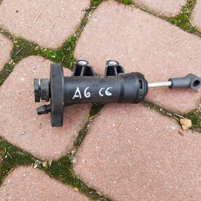 Pompka sprzęgła Audi A6 C6 4F0721401B