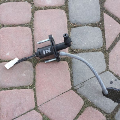 Pompka sprzęgła wysprzęglik pompa Astra J Insignia