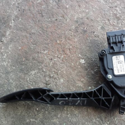 Potencjometr gazu Opel Insignia 13237356