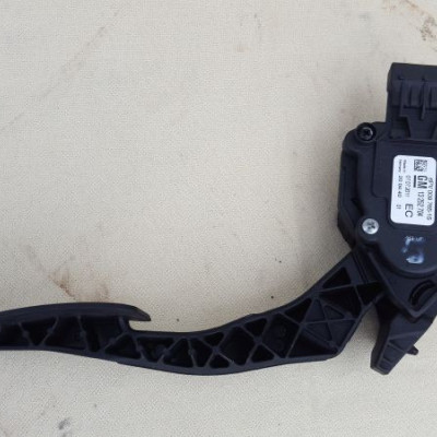 POTENCJOMETR PEDAŁ GAZU OPEL ASTRA 4 J IV 13252704