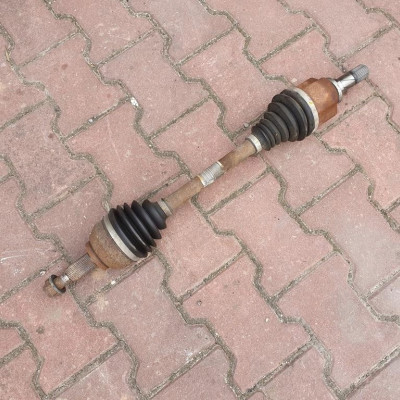 Półoś półośka 1.6CDTI Vivaro B Trafic III