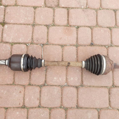 Półoś półośka krótka 2.0DCI VIVARO TRAFIC