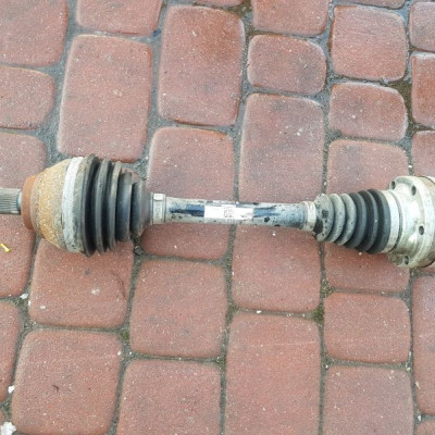 Półoś półośka lewa Passat B8 3Q0407271N