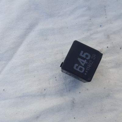 PRZEKAŹNIK AUDI VW 4H0951253A