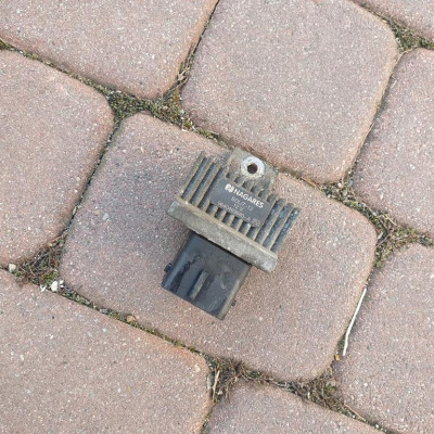 Przekaznik podgrzewacz swiec VIVARO TRAFIC