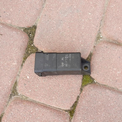 Przekaźnik świec 1.6 Vivaro B Trafic III