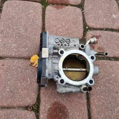 Przepustnica 1.6 Opel Astra J IV 55577375