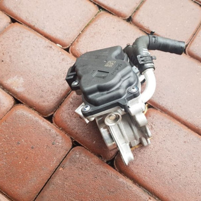 Przepustnica 2.0TDi Audi Q3 04L128063AA 2017r